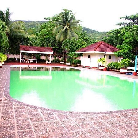 Club Manila East Real Hotel Infanta Luaran gambar