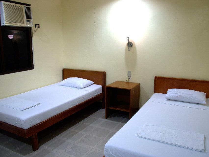 Club Manila East Real Hotel Infanta Luaran gambar